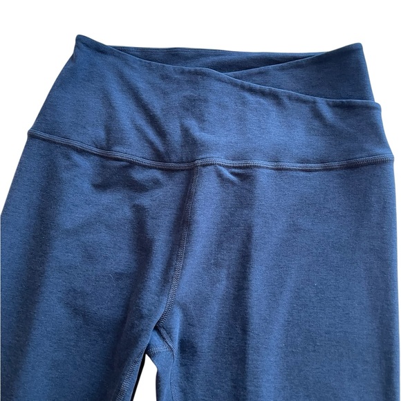 Beyond Yoga Navy Leggings - Picture 3 of 4